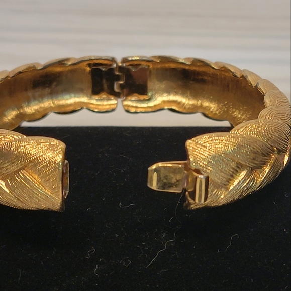 Vintage Monet Gold-tone Bangle Bracelet - Picture 3 of 4